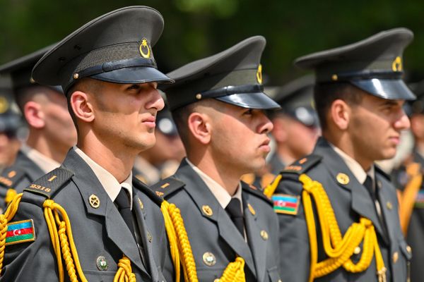 В Баку состоялся торжественный парад, посвященный Дню вооруженных сил. - Sputnik Азербайджан