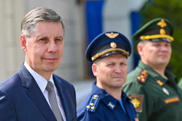 Посол России в Азербайджане Михаил Евдокимов на церемонии встречи личного состава малого артиллерийского корабля "Волгодонск" в бакинском порту. - Sputnik Азербайджан