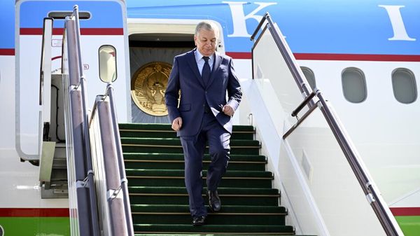 Özbəkistan Prezidenti Şavkat Mirziyoyevin Azərbaycana səfəri başlayıb
 - Sputnik Азербайджан