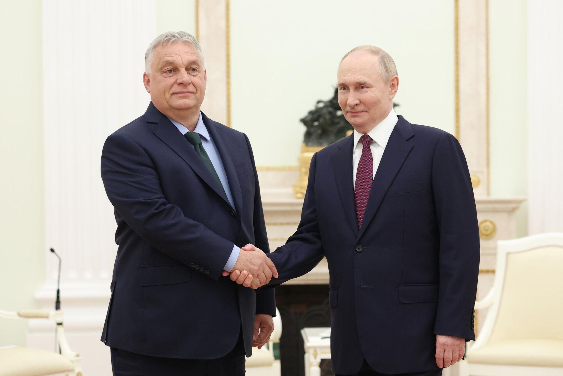 Vladimir Putin Viktor Orban ilə - Sputnik Азербайджан, 1920, 05.07.2024