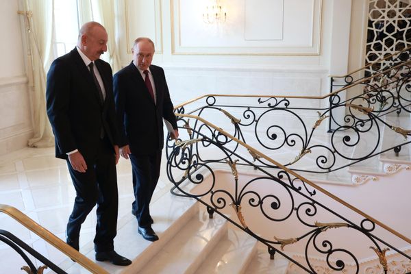 Президент РФ Владимир Путин и президент Азербайджана Ильхам Алиев после окончания российско-азербайджанских переговоров в государственной резиденции "Загульба". - Sputnik Азербайджан