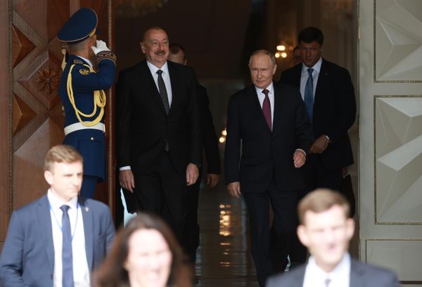 19 августа 2024. Президент РФ Владимир Путин и президент Азербайджана Ильхам Алиев после окончания российско-азербайджанских переговоров в государственной резиденции "Загульба". - Sputnik Азербайджан
