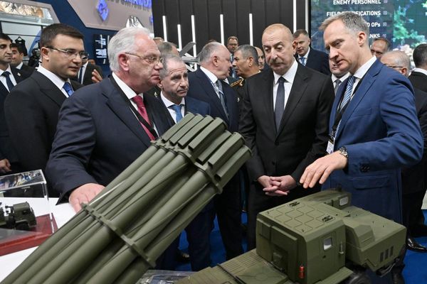 Президент Ильхам Алиев ознакомился с V выставкой «ADEX-2024» и выставкой Securex Caspian  - Sputnik Азербайджан