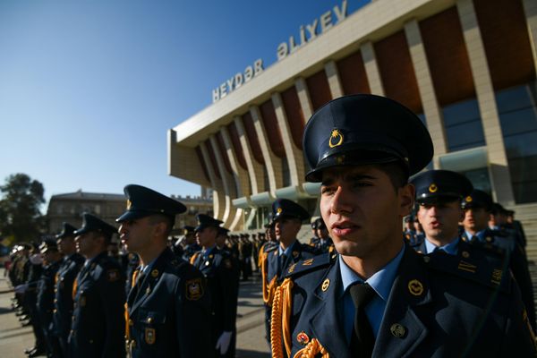 Шествие военного оркестра по случаю Дня Победы в Баку. - Sputnik Азербайджан