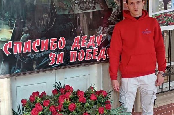 Землячество казаков Азербайджана в рамках проекта &quot;По местам воинских захоронений Великой Отечественной войны&quot; посетило памятник и дом-музей дважды Героя Советского Союза, генерал-майора Ази Асланова в Лянкяране. - Sputnik Азербайджан
