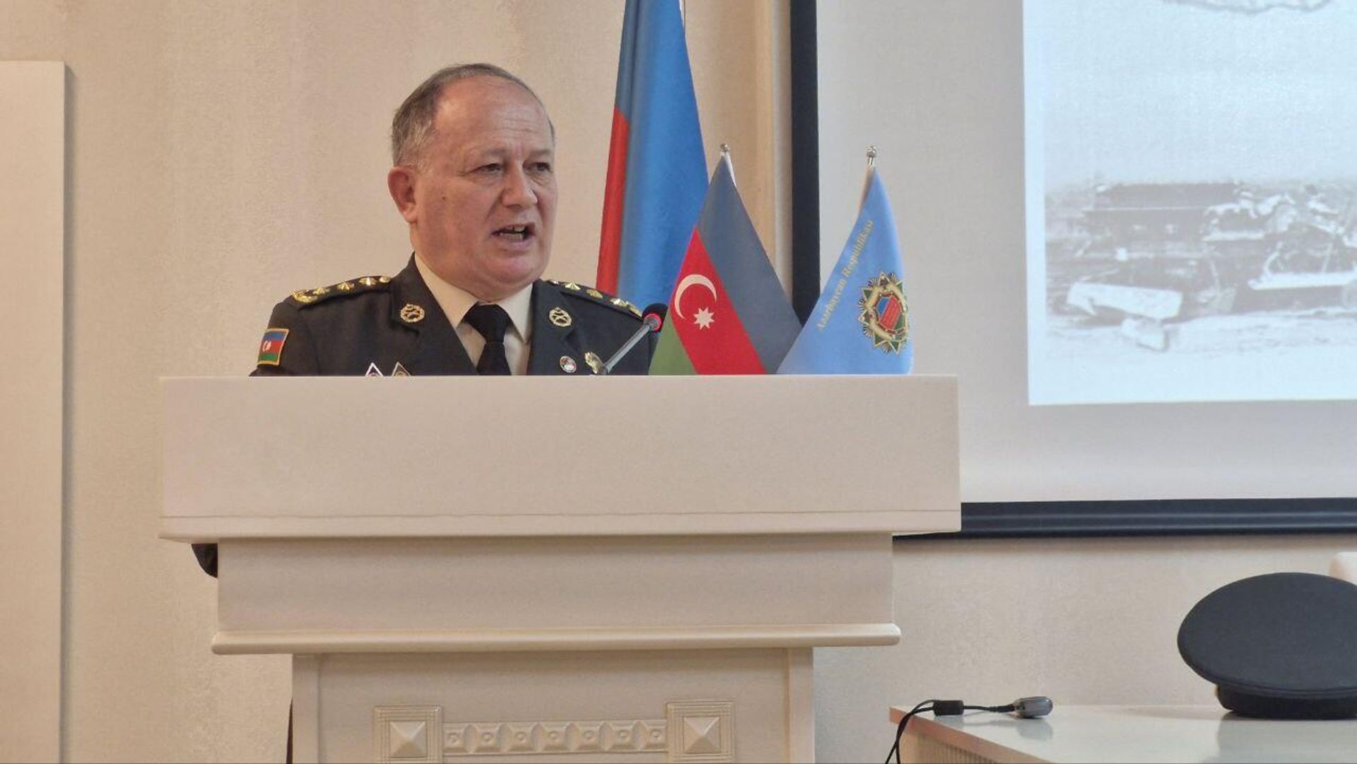 В Организации ветеранов войны, труда и Вооруженных сил Азербайджана прошла конференция на тему «Вклад Азербайджана в годы Великой Отечественной войны» - Sputnik Азербайджан, 1920, 13.12.2024