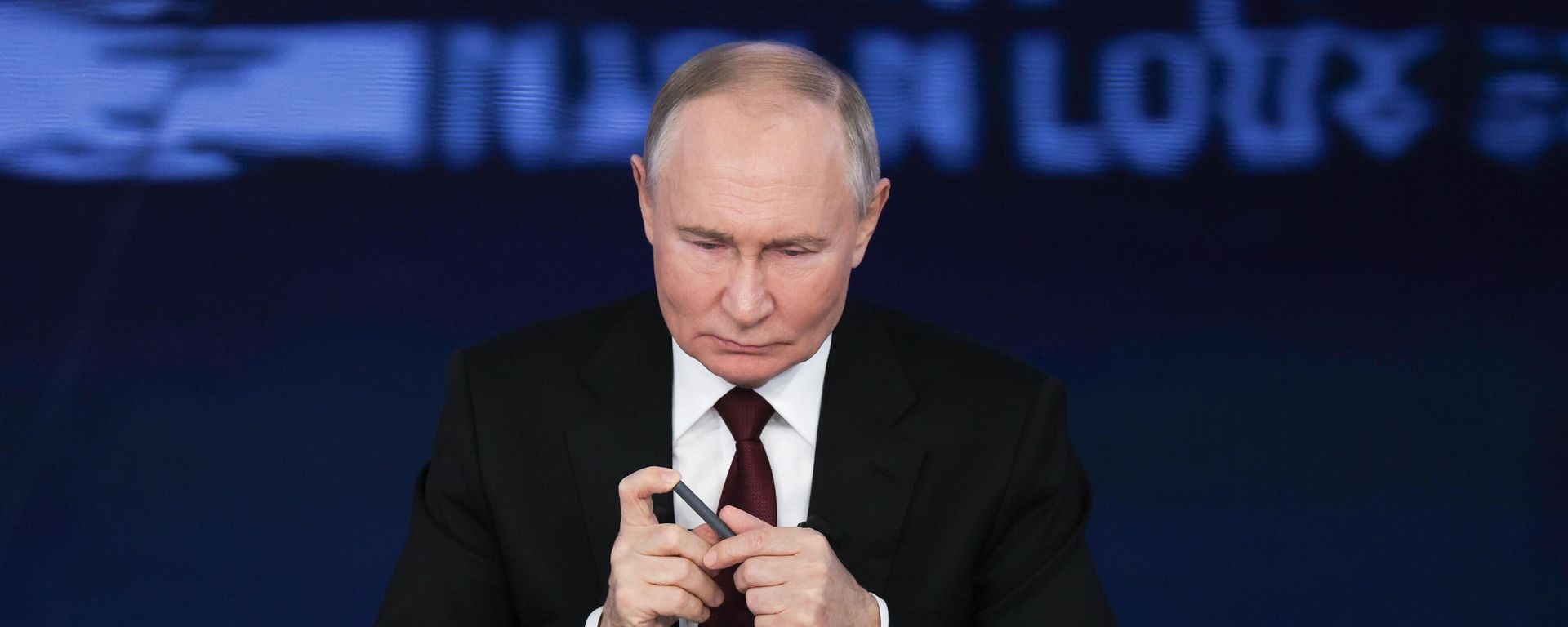 Rusiya prezidenti Vladimir Putin - Sputnik Азербайджан, 1920, 15.02.2025