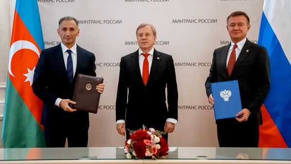 Встреча Министра транспорта Российской Федерации Романа Старовойта с Министром цифрового развития и транспорта Азербайджанской Республики Рашадом Набиевым - Sputnik Азербайджан