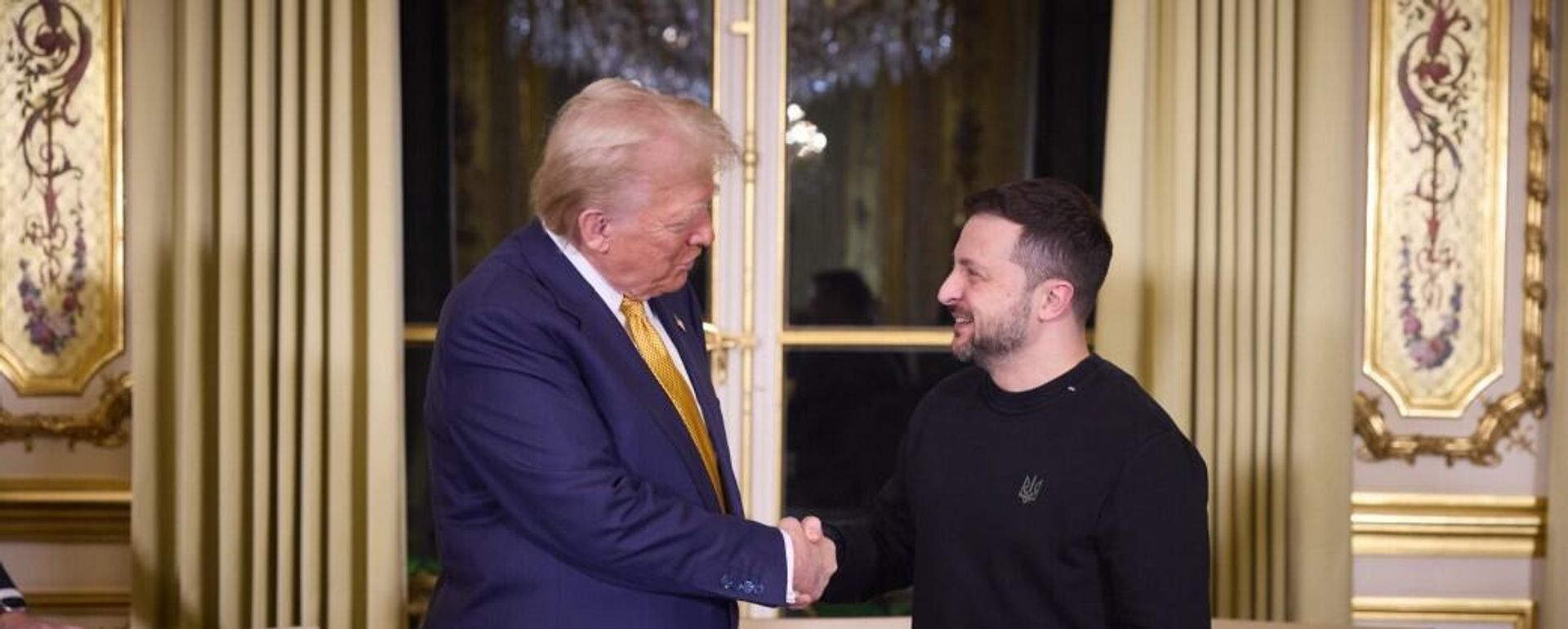 Дональд Трамп и Владимир Зеленский, фото из архива - Sputnik Азербайджан, 1920, 14.01.2025