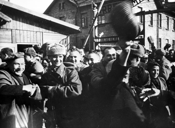 Освобождение нацистского концентрационного лагеря Освенцим. - Sputnik Азербайджан
