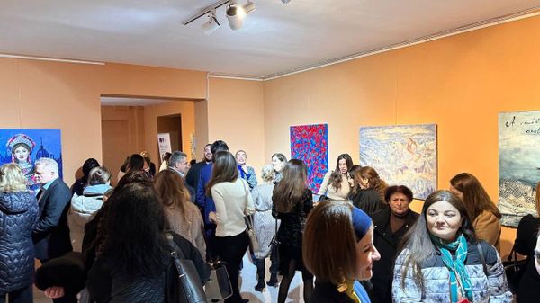 В Баку открылась выставка «Венгрия глазами азербайджанских художников» - Sputnik Азербайджан
