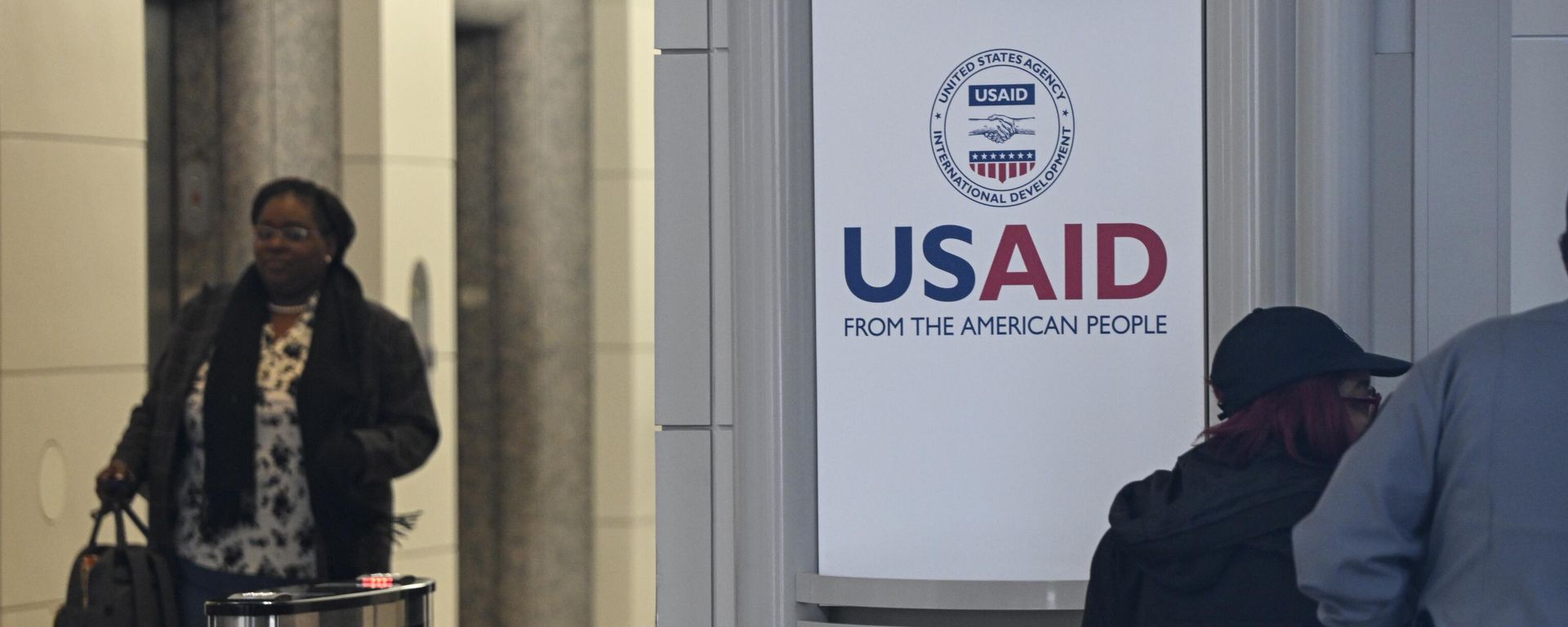Надпись USAID - Sputnik Азербайджан, 1920, 04.02.2025