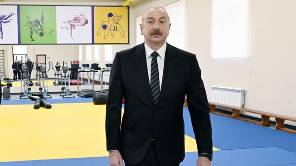 Ильхам Алиев посетил капитально отреставрированный спортивный лицей в Баку - Sputnik Азербайджан