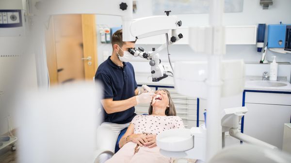 Shot of a male dentist - Sputnik Азербайджан