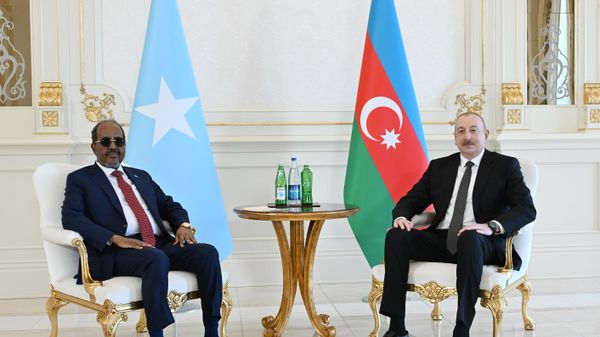 Azərbaycan Respublikasının Prezidenti İlham Əliyevin Somali Federativ Respublikasının Prezidenti Hasan Şeyx Mahmud ilə təkbətək görüşü olub - Sputnik Азербайджан