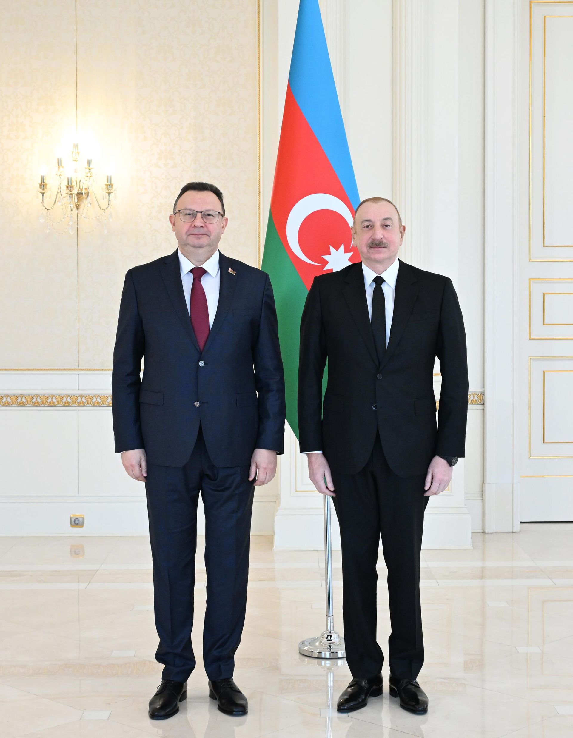 Azərbaycan Respublikasının Prezidenti İlham Əliyev fevralın 13-də Belarus Respublikasının ölkəmizdə yeni təyin olunmuş fövqəladə və səlahiyyətli səfiri Dmitri Pineviçin etimadnaməsini qəbul edib - Sputnik Азербайджан, 1920, 13.02.2025