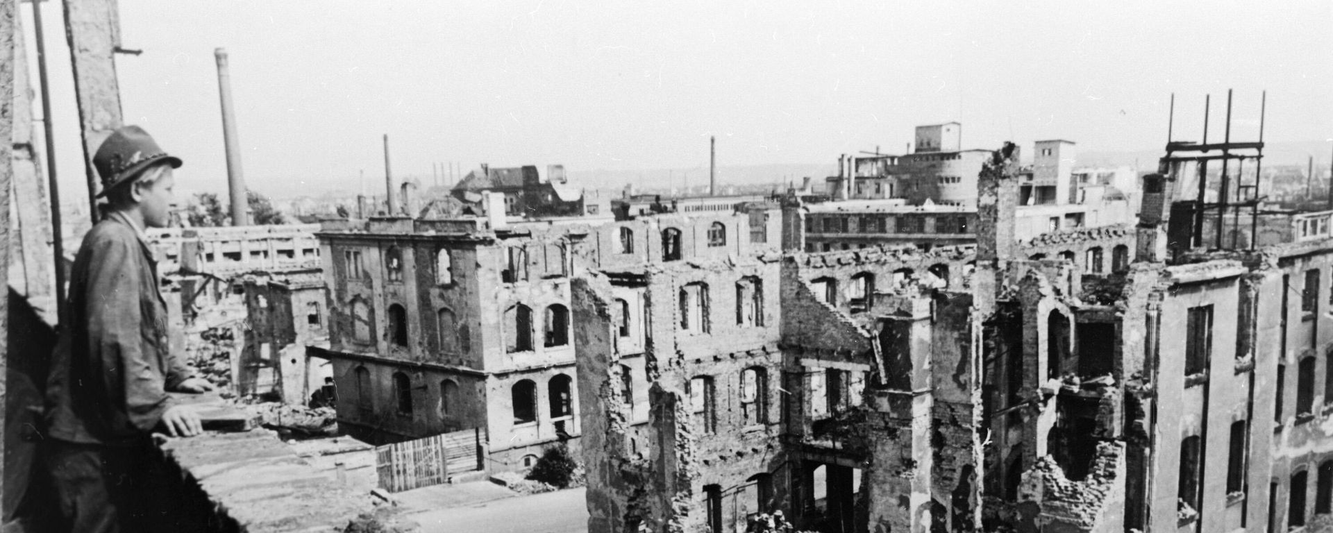 Развалины Дрездена - Sputnik Азербайджан, 1920, 13.02.2025