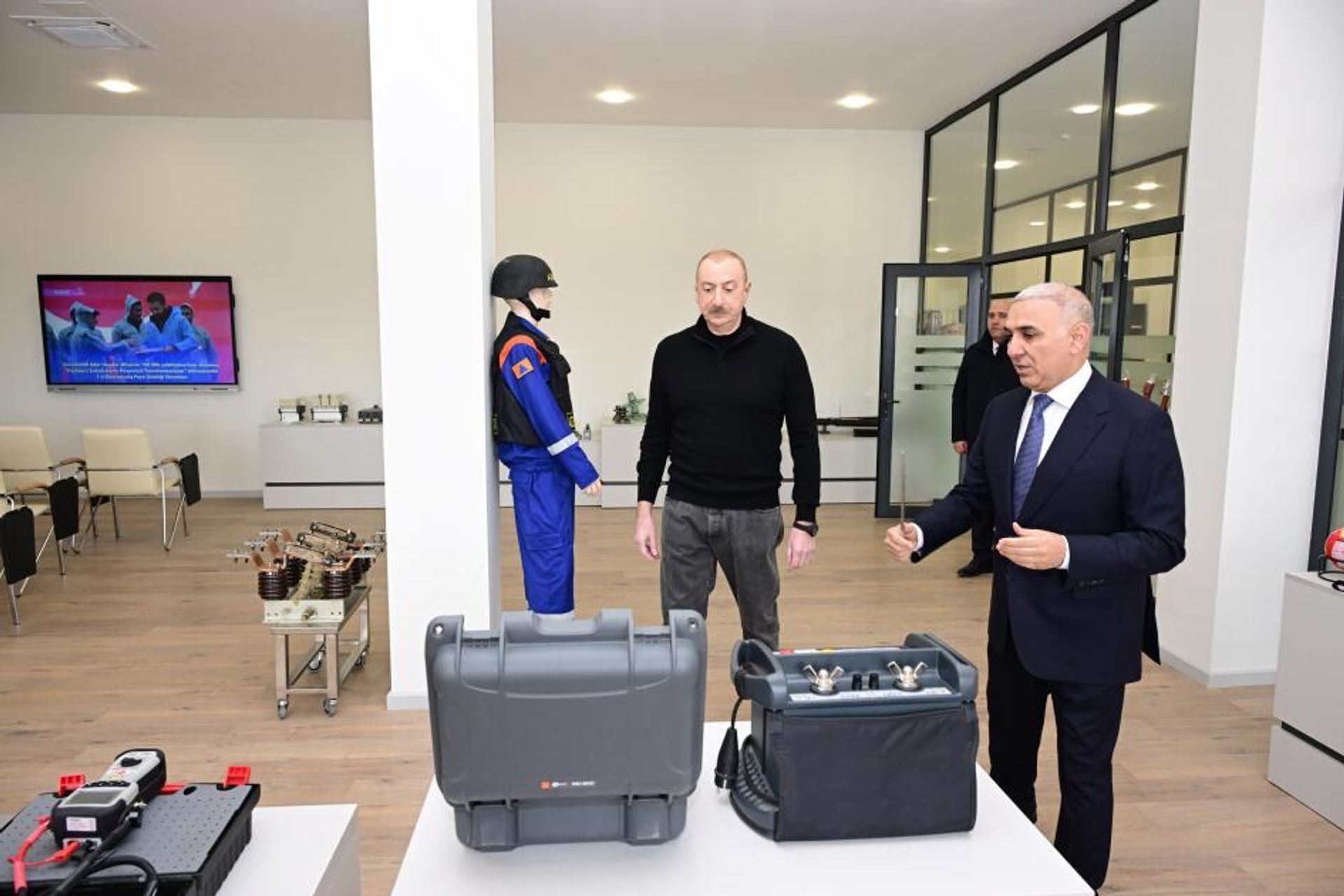 Prezident İlham Əliyev Ağdam Regional Rəqəmsal İdarəetmə Mərkəzi və Təlim-Tədris Kompleksinin açılışında iştirak edib - Sputnik Азербайджан, 1920, 19.02.2025