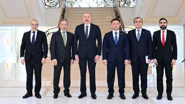 Президент Ильхам Алиев принял руководителей компаний «Татнефть», «КазМунайГаз» и «Узбекнефтегаз» - Sputnik Азербайджан