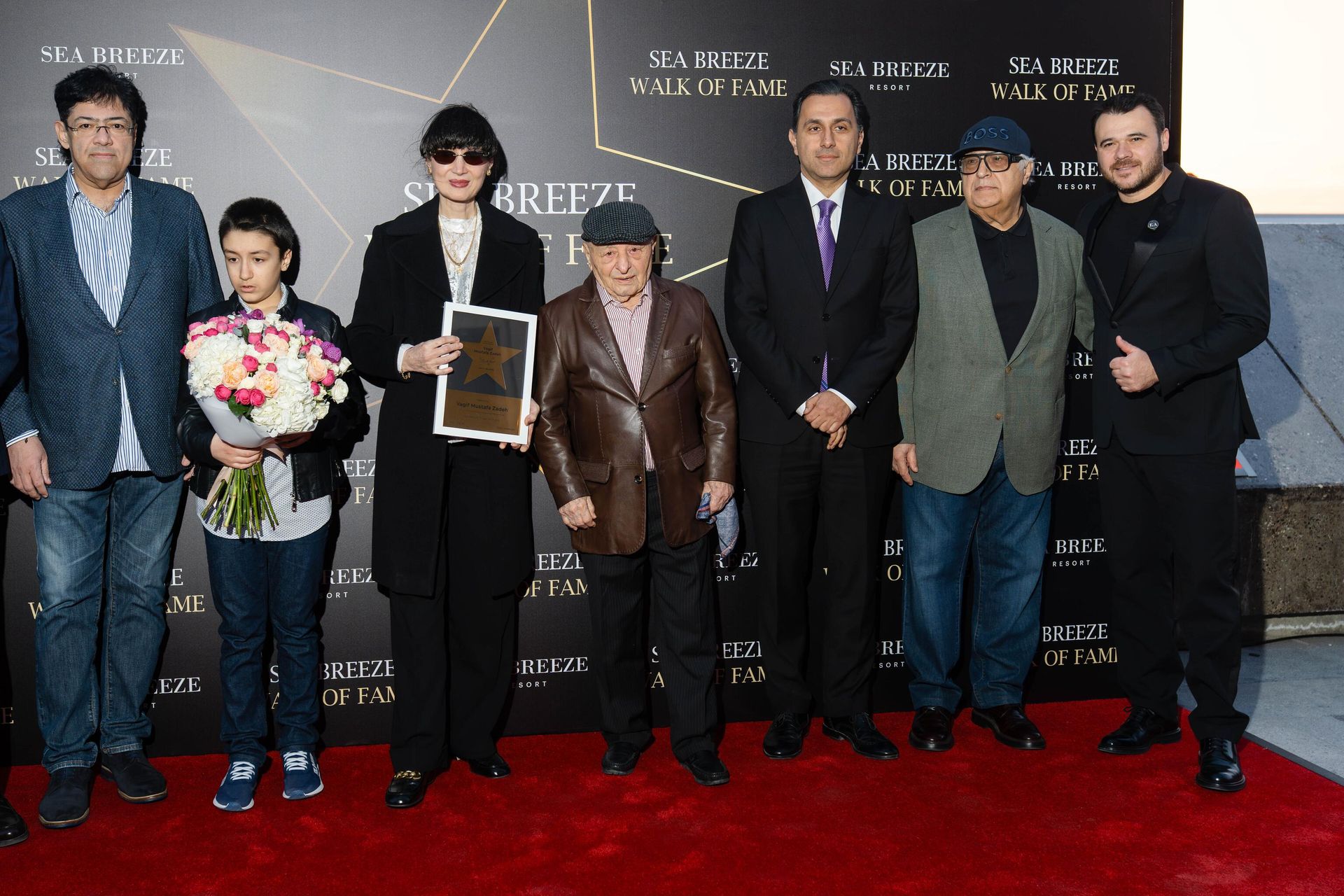 На Walk of Fame в Баку появилась именная звезда всемирно известного азербайджанского джазового композитора и пианиста Вагифа Мустафазаде - Sputnik Азербайджан, 1920, 19.03.2025