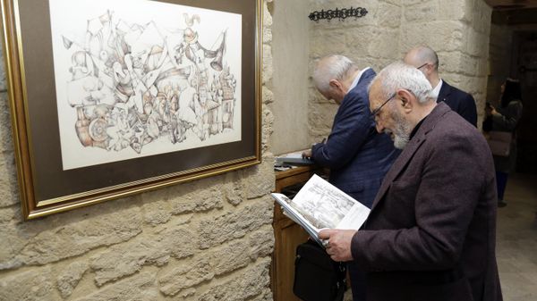 В Ичеришехер – в галерее Zaman Art Gallery открылась выставка графических работ азербайджанского художника Таира Шихалиева «Узоры времени» - Sputnik Азербайджан