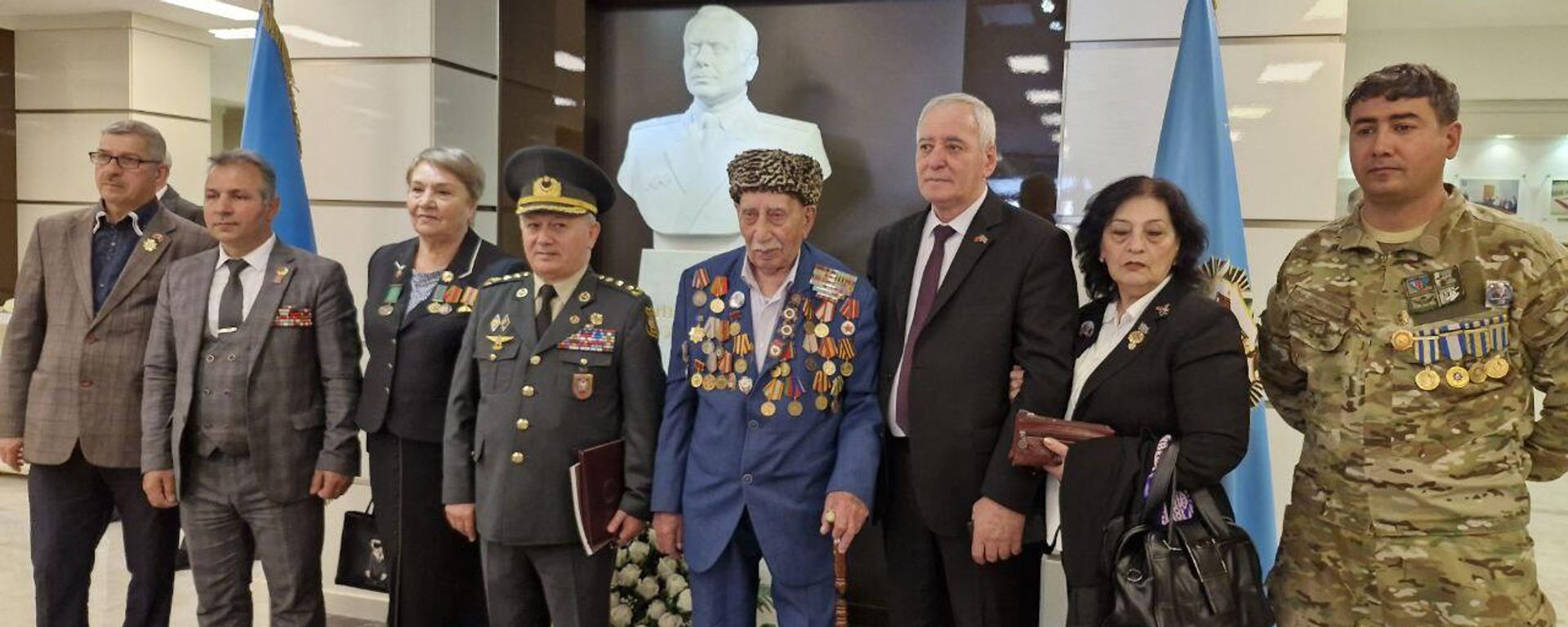Конференция на тему «Роль Азербайджана во Второй мировой войне», посвященная 80-летию победы в Великой Отечественной войне - Sputnik Азербайджан, 1920, 10.04.2025