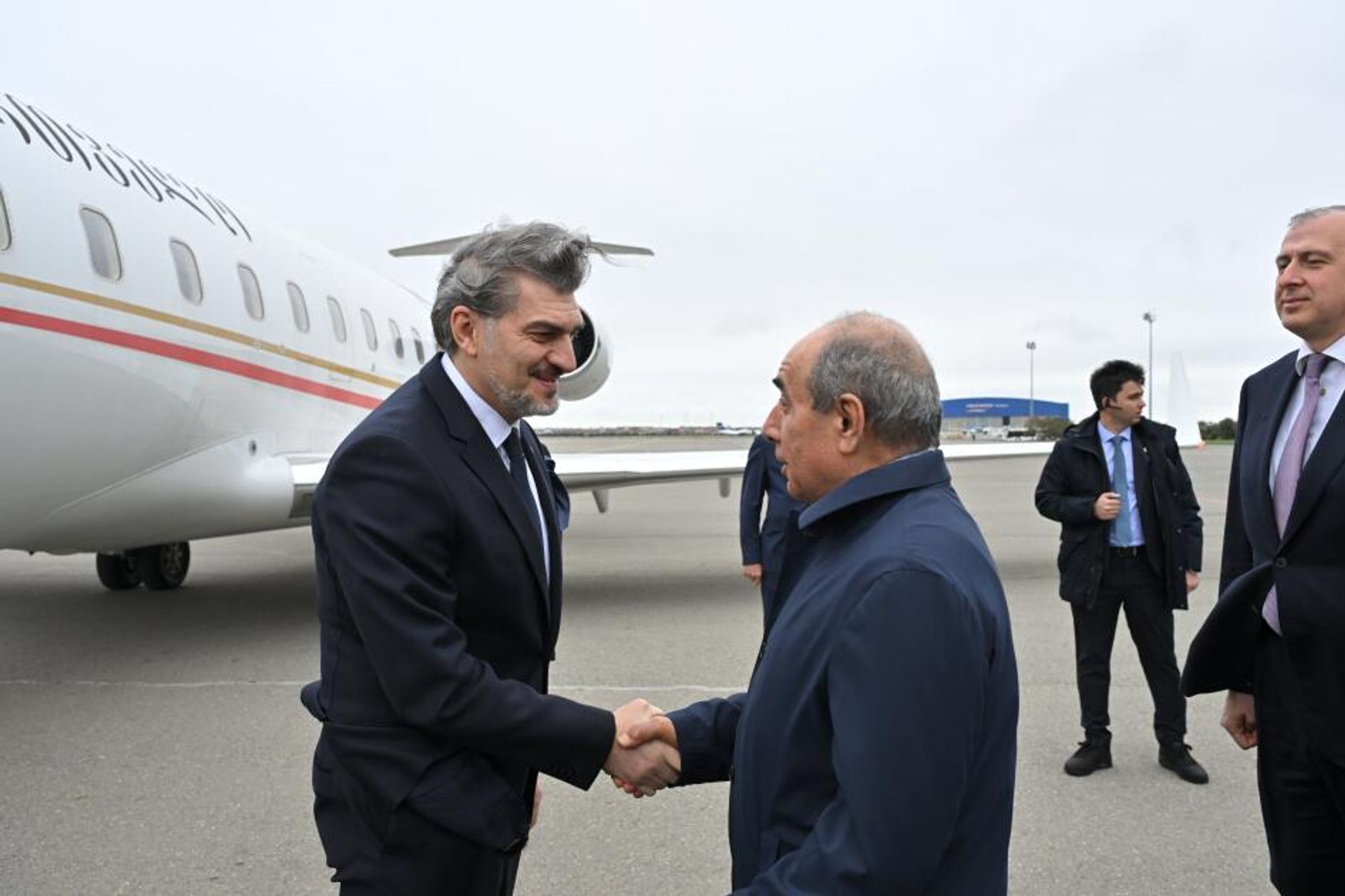 Gürcüstan Prezidenti Mixeil Kavelaşvili Azərbaycana rəsmi səfərə gəlib - Sputnik Азербайджан, 1920, 15.04.2025