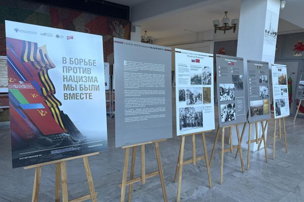 Открытие кинопанорамы Победа. Одна на всех - Sputnik Азербайджан