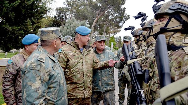 Казахстанская делегация побывала в воинских частях коммандос и спецназа - Sputnik Азербайджан