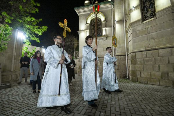 Пасхальное богослужение в Кафедральном соборе св. Жен-Мироносиц в Баку - Sputnik Азербайджан