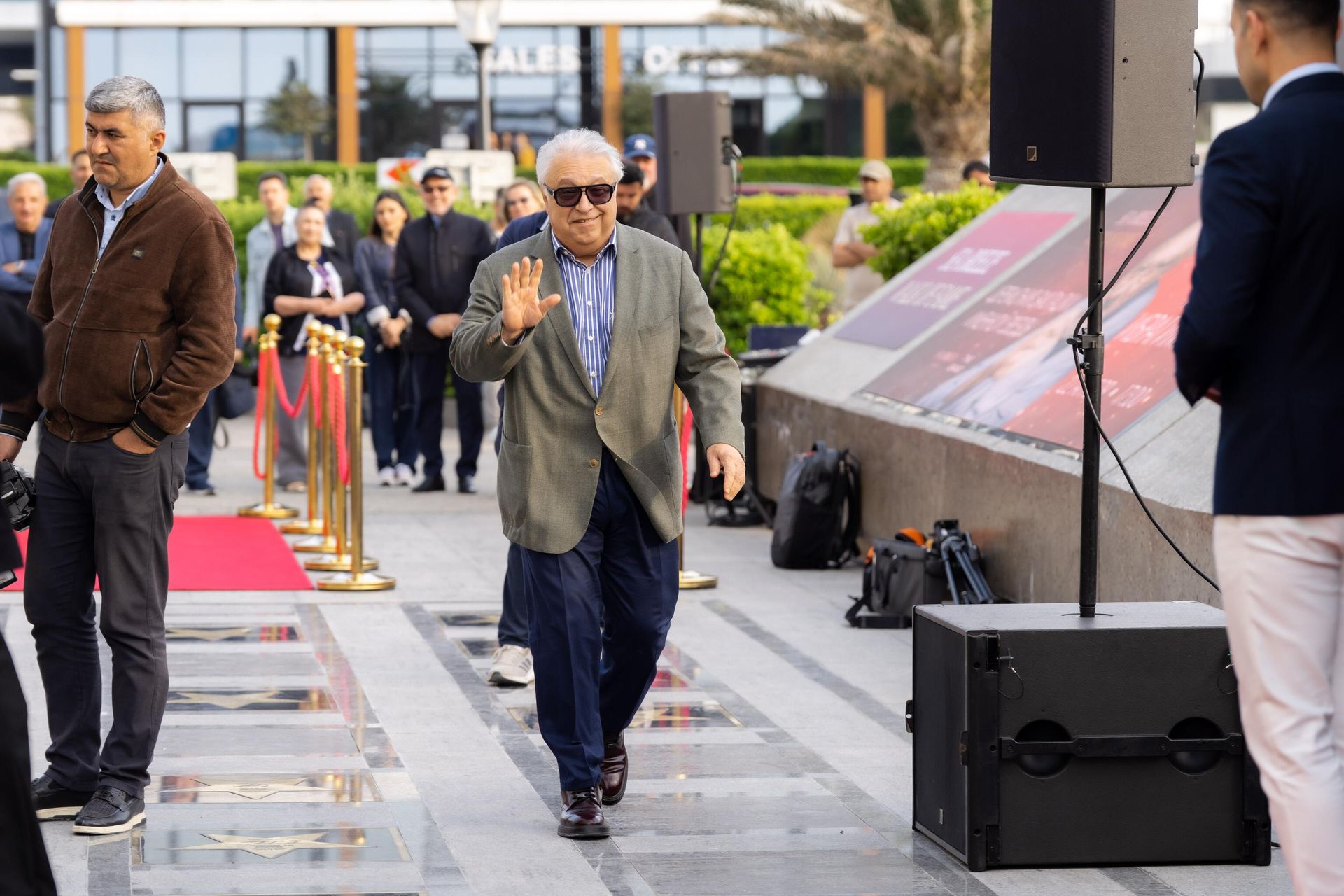 На Walk of Fame в Баку появилась именная звезда Рустама Ибрагимбекова - Sputnik Азербайджан, 1920, 22.04.2025