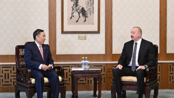 Президент Азербайджана встретился в Пекине с главой компании Energy China
 - Sputnik Азербайджан