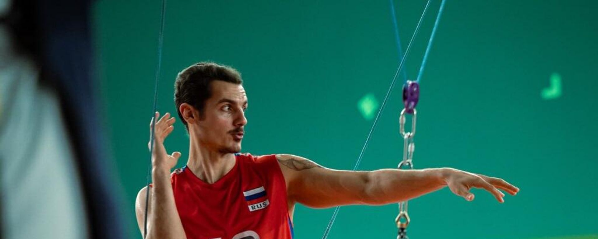 Азербайджанский актер Эмиль Гасанзаде снялся в российском фильме «Финал», премьера которого состоится 8 мая. - Sputnik Азербайджан, 1920, 02.05.2025