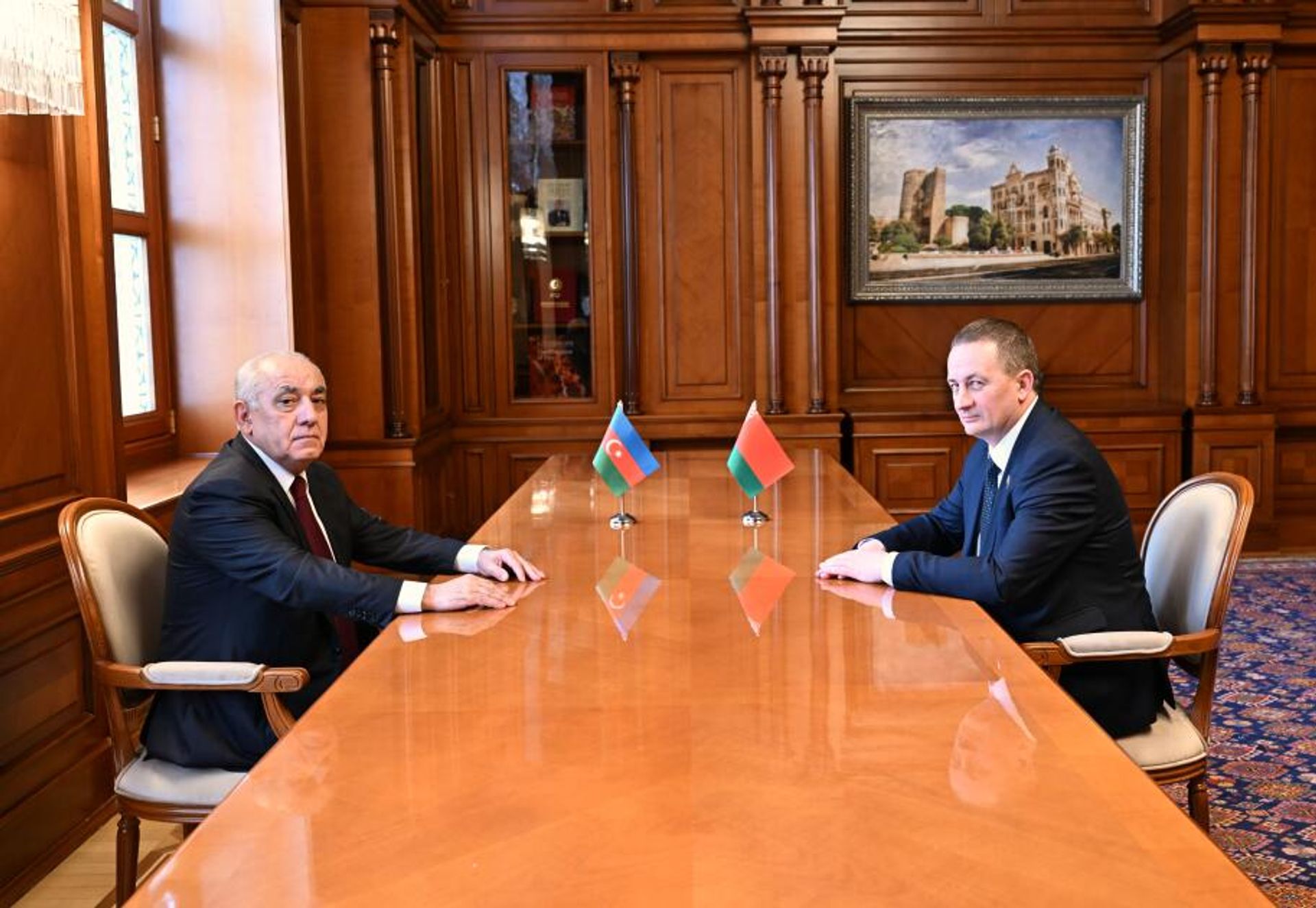 Премьер-министр Азербайджана Али Асадов встретился с белорусским коллегой Александром Турчиным 
 - Sputnik Азербайджан, 1920, 05.05.2025