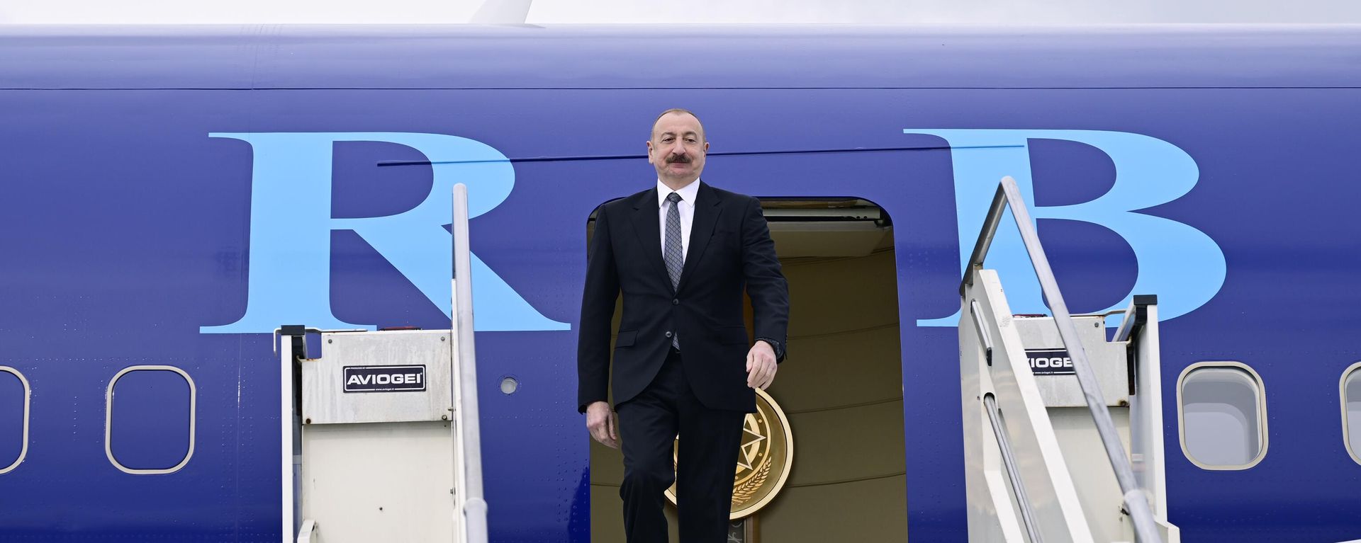 Президент Ильхам Алиев прибыл с рабочим визитом в Албанию
 - Sputnik Азербайджан, 1920, 15.05.2025