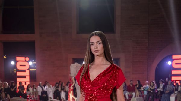 В Баку прошел один из самых ожидаемых модных событий года -18-й сезон Azerbaijan Fashion Week - Sputnik Азербайджан