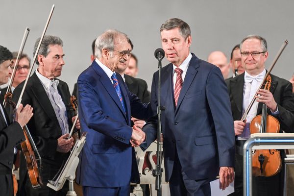 Большой симфонический оркестр им. Чайковского выступил с бесплатным концертом на сцене Азербайджанской академической государственной филармонии - Sputnik Азербайджан