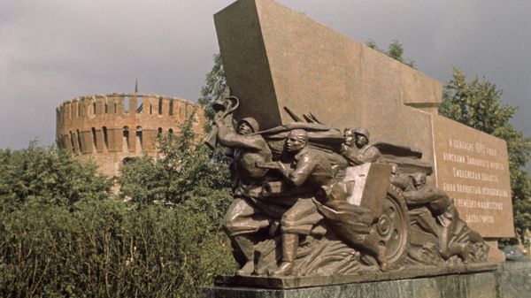 Памятник воинам-освободителям Смоленской области - Sputnik Азербайджан