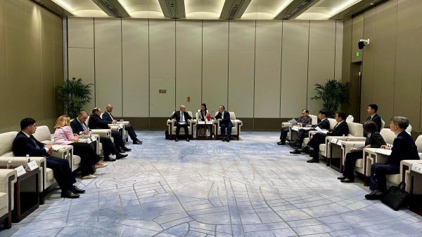 Азербайджан подписал Соглашение с Китаем о целях в области возобновляемой энергетики - Sputnik Азербайджан