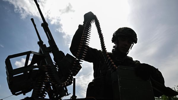 Боевая подготовка мобильных огневых групп группировки войск Запад в зоне СВО - Sputnik Азербайджан