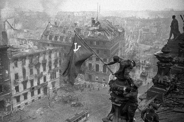 Великая Отечественная война 1941-1945 года. Штурм Берлина - завершающая часть Берлинской наступательной операции, в ходе которой Красная армия завладела столицей нацистской Германии. - Sputnik Азербайджан