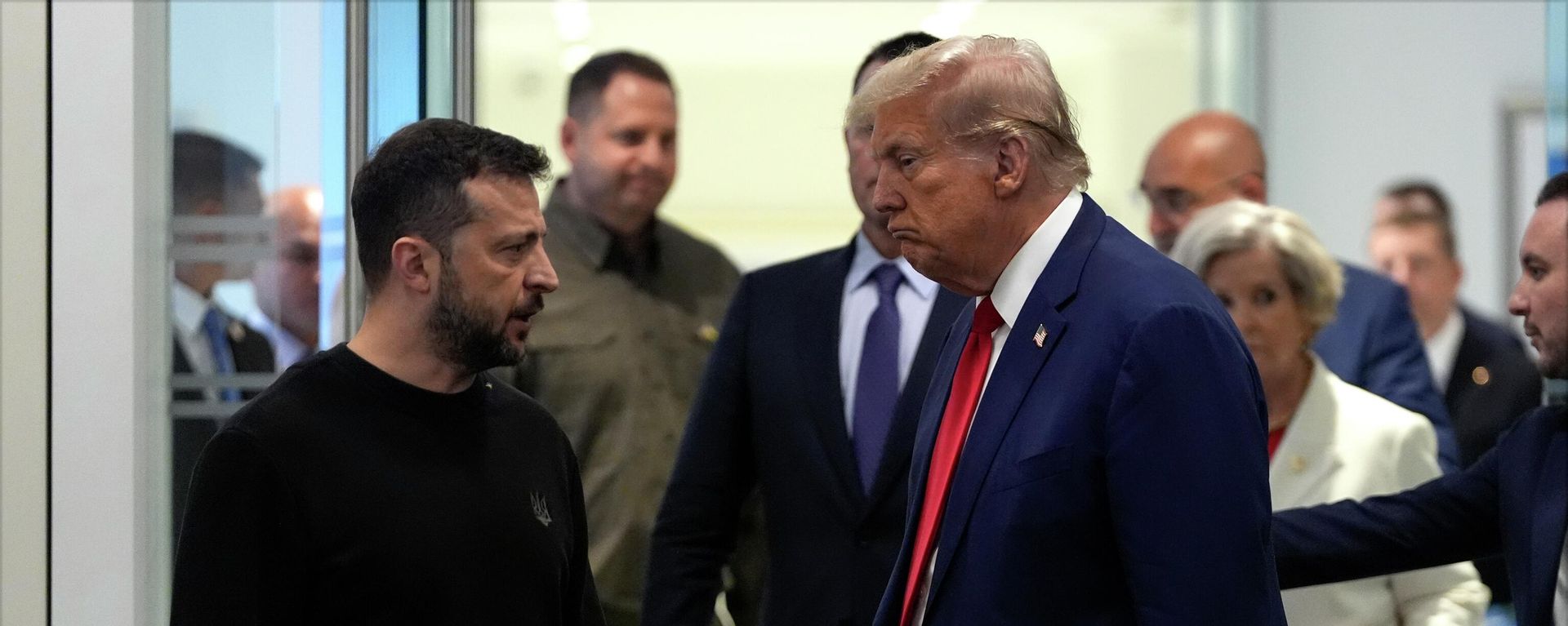 Трамп и Зеленский в 2024 году - Sputnik Азербайджан, 1920, 16.10.2026