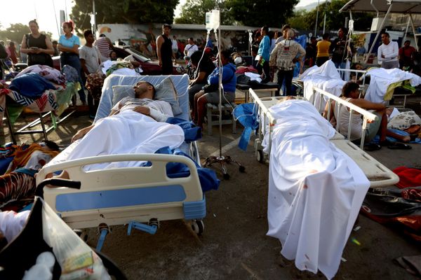 Эвакуированные пациенты в Венесуэле.  - Sputnik Азербайджан