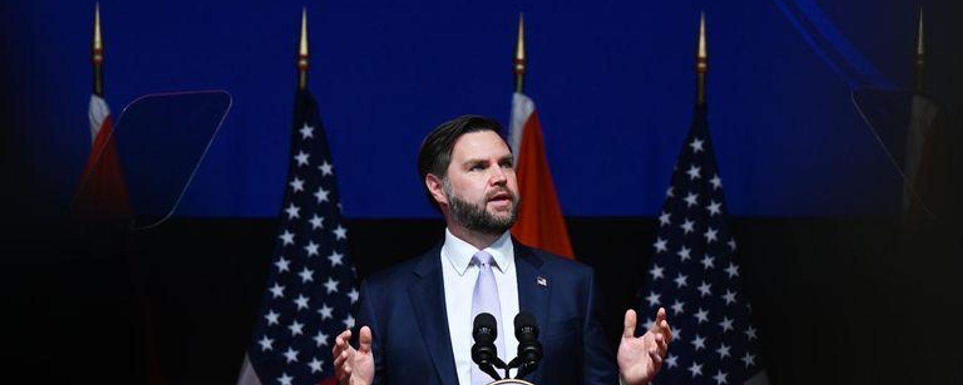 Вице-президент США Джей Ди Вэнс. - Sputnik Азербайджан, 1920, 07.10.2026