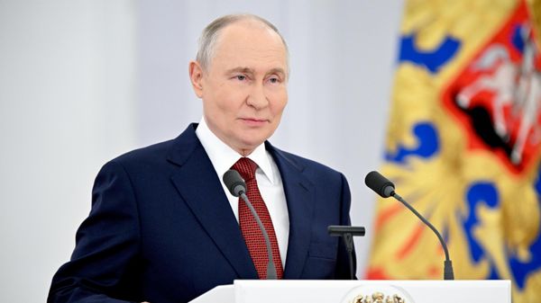 Встреча президента Владимира Путина с депутатами Госдумы РФ восьмого созыва - Sputnik Азербайджан