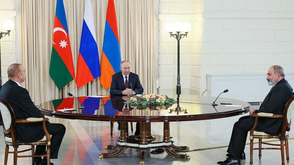 Встреча Ильхама Алиева, Владимира Путина и Никола Пашиняна в 2022 году. - Sputnik Азербайджан