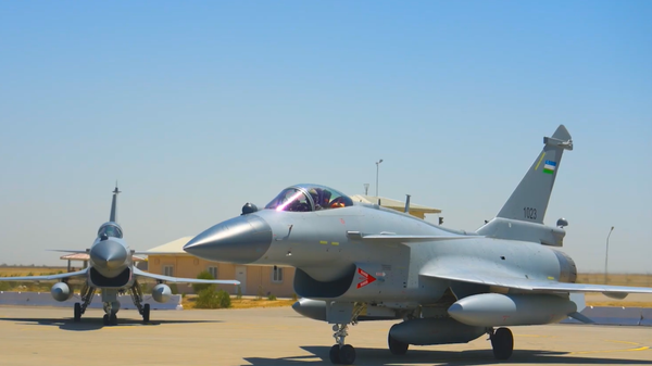 Авиапарк ВВС Узбекистана пополнился китайскими истребителями Chengdu J-10C - Sputnik Азербайджан