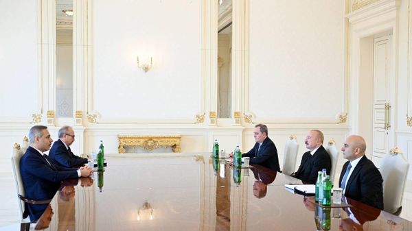 Президент Азербайджана Ильхам Алиев принял министра иностранных дел Турции Хакана Фидана
 - Sputnik Азербайджан