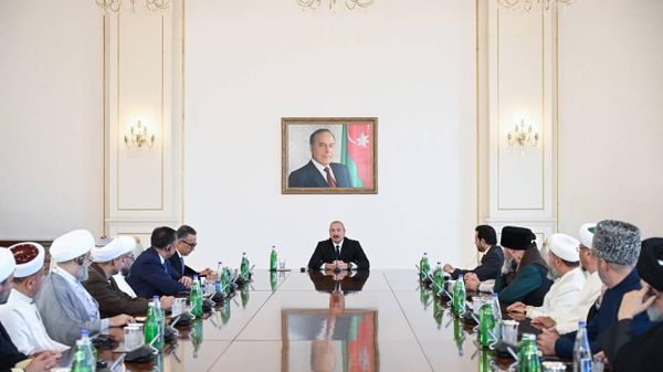 Ильхам Алиев на встрече с участниками международных конференций, проходивших в Баку  - Sputnik Азербайджан