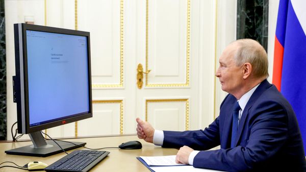 Президент Владимир Путин проголосовал на выборах депутатов в Госдуму РФ - Sputnik Азербайджан